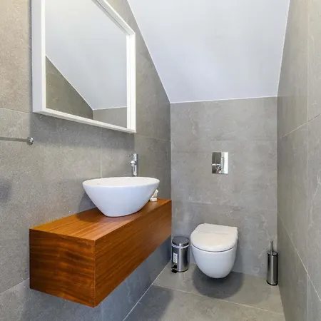 Villa By The - Sunstone Seaview *