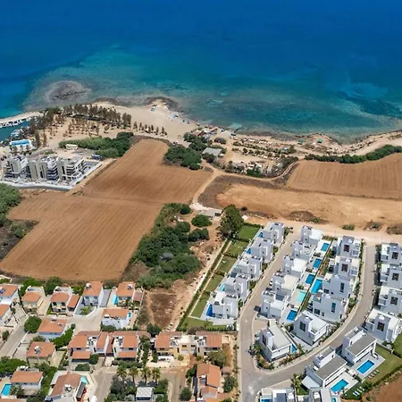 By The - Sunstone Seaview فيلة *